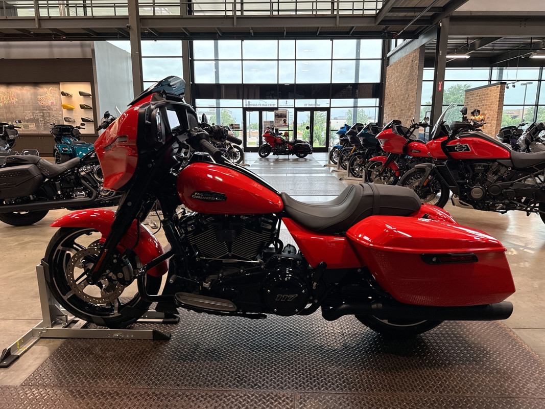 Street Glide®