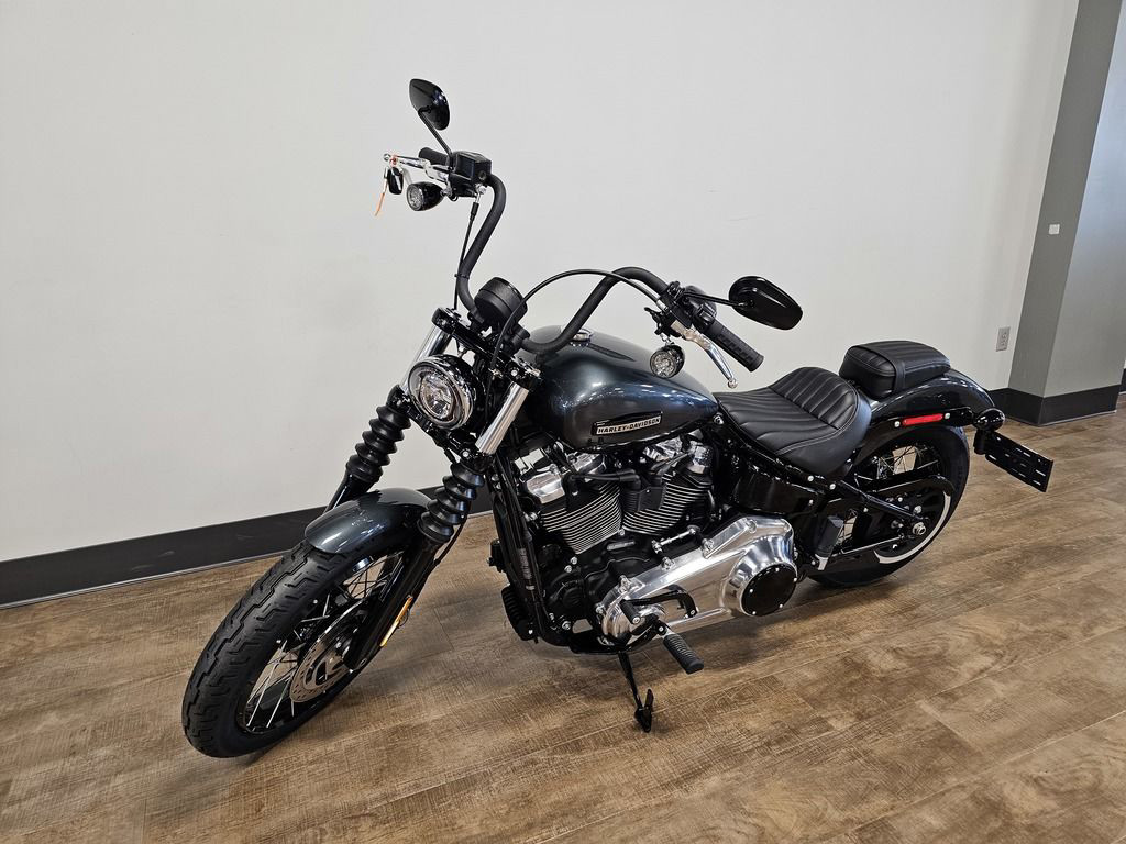 Street Bob®