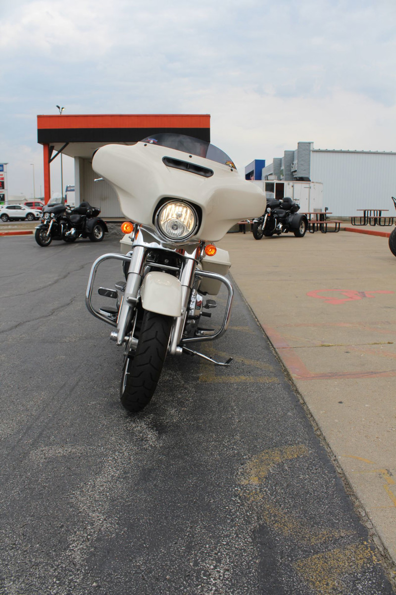 Street Glide®
