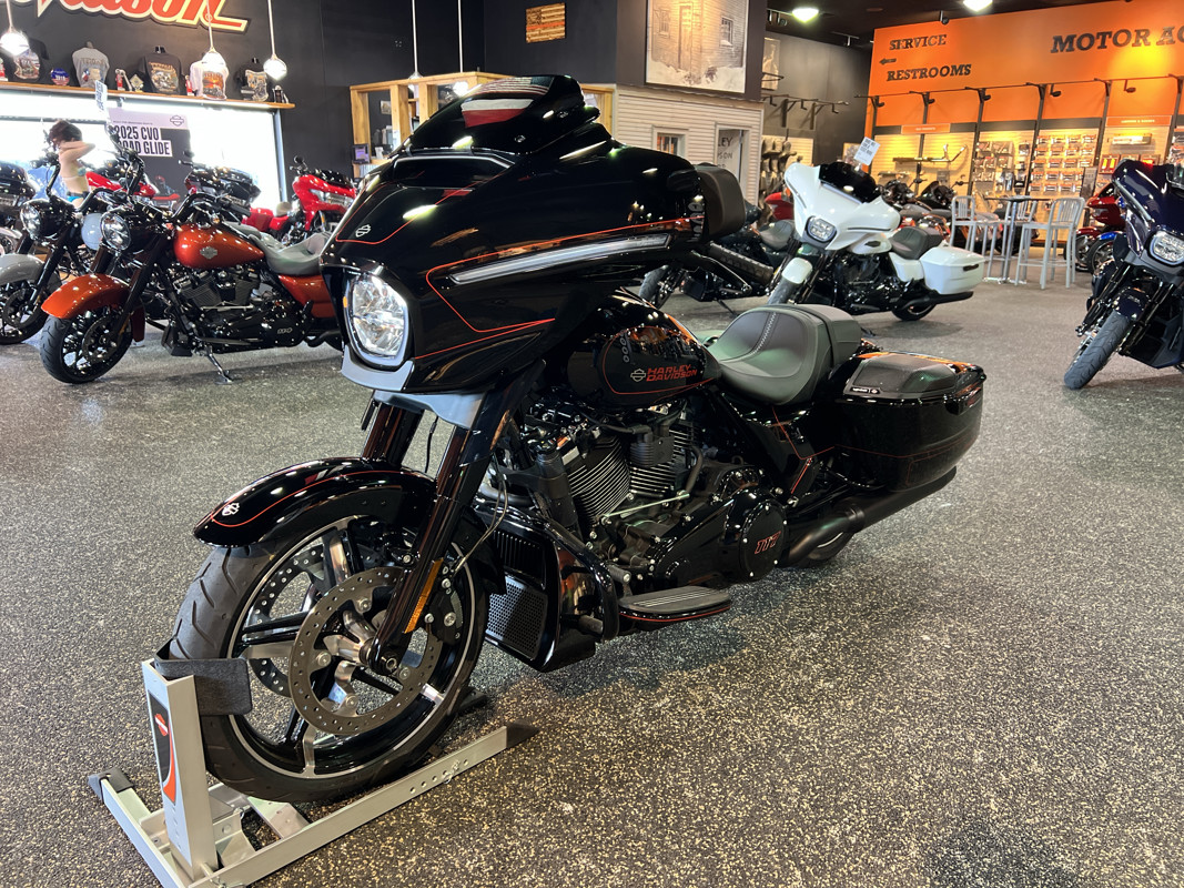 Street Glide®