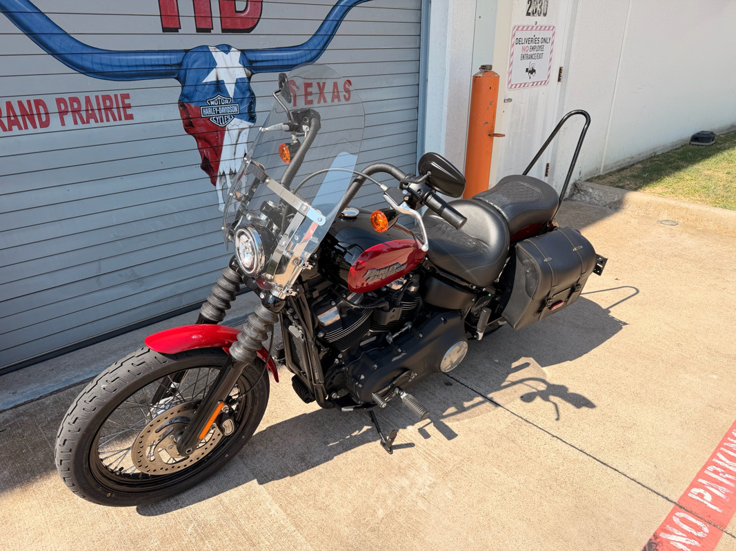 Street Bob®