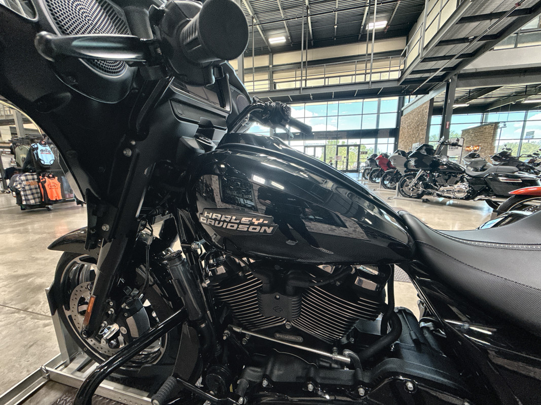 Street Glide®