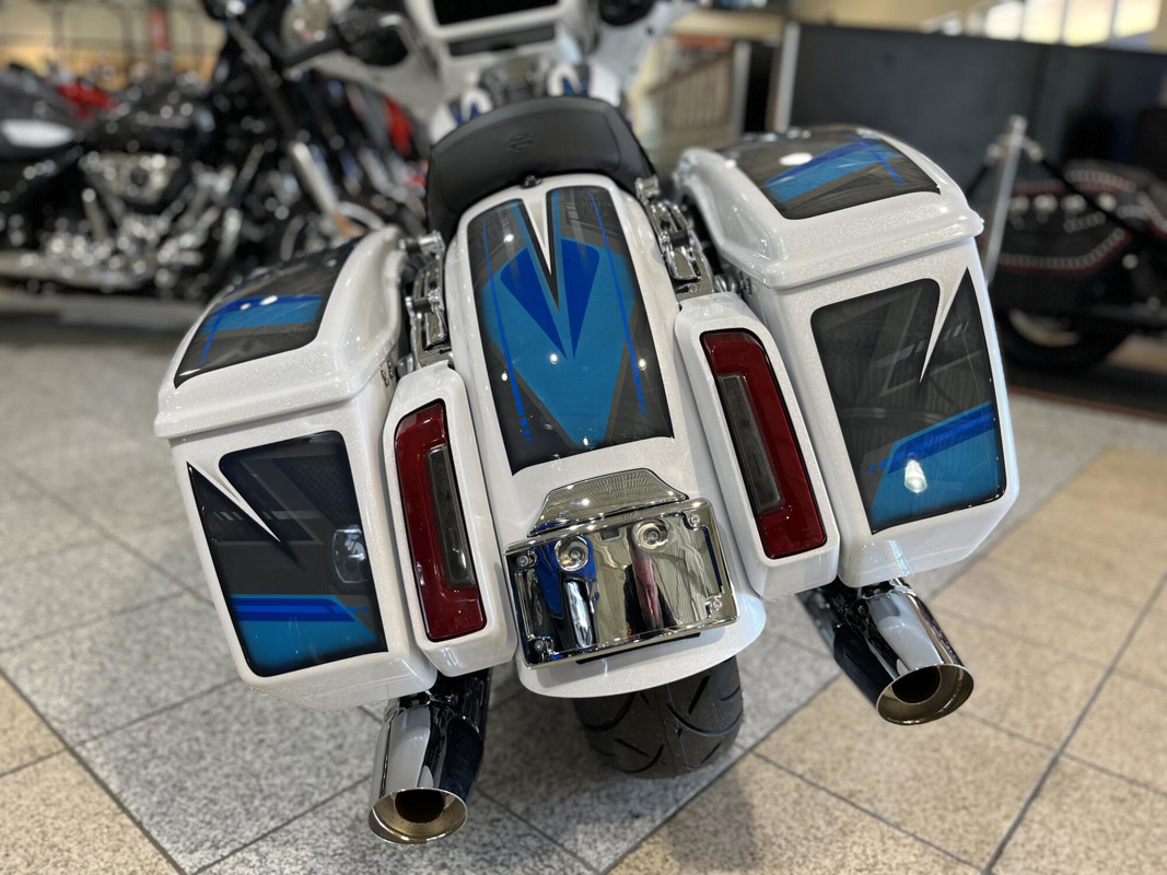 Street Glide®