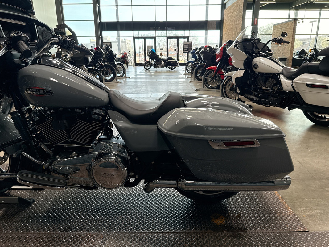 Street Glide®