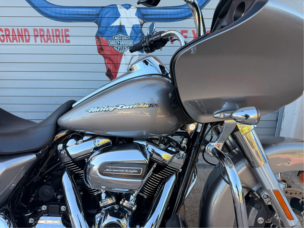 Road Glide®