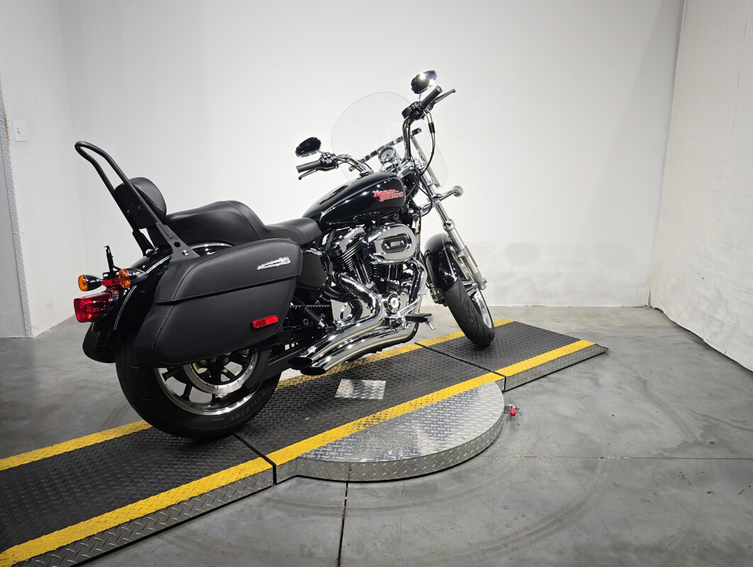 Sportster® SuperLow® 1200T