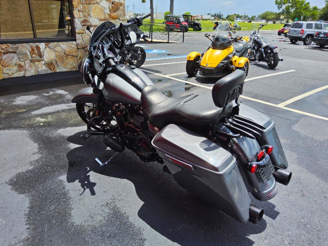 Street Glide® Special