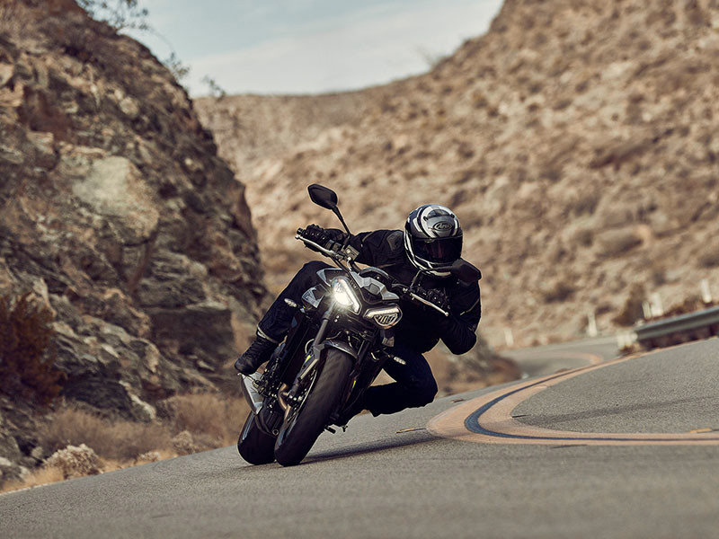 Street Triple R