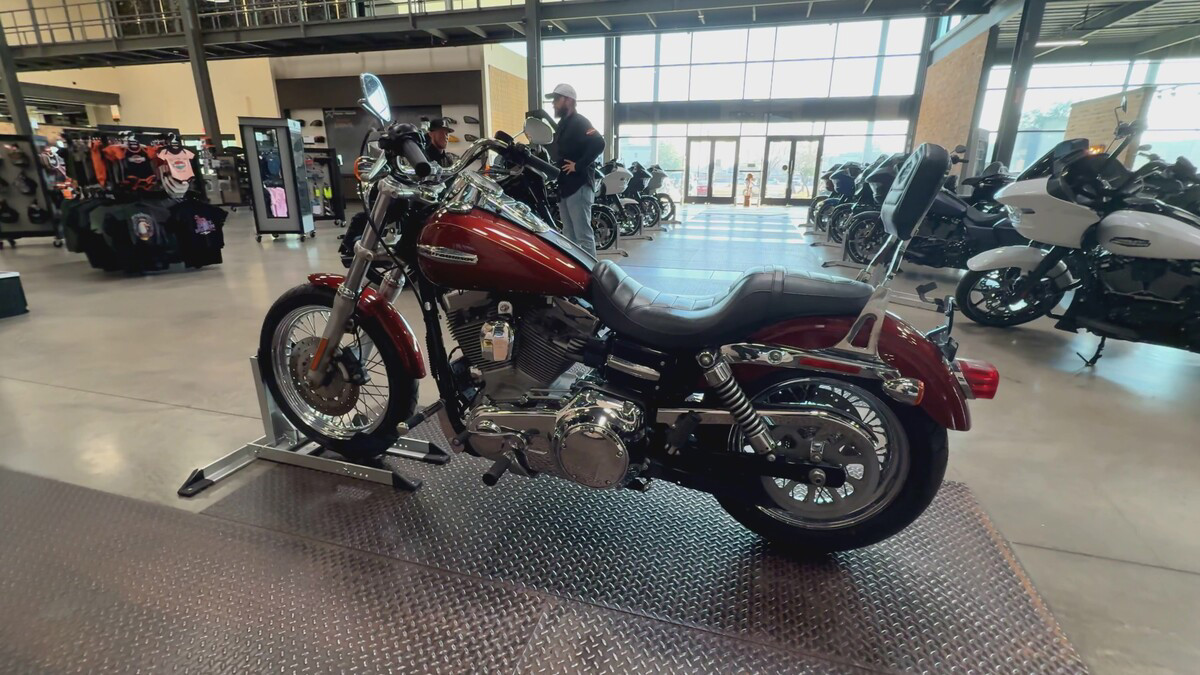 Dyna® Super Glide® Custom