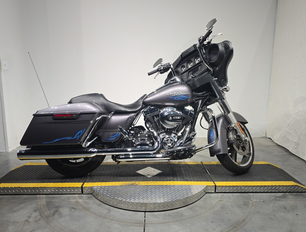 Street Glide®