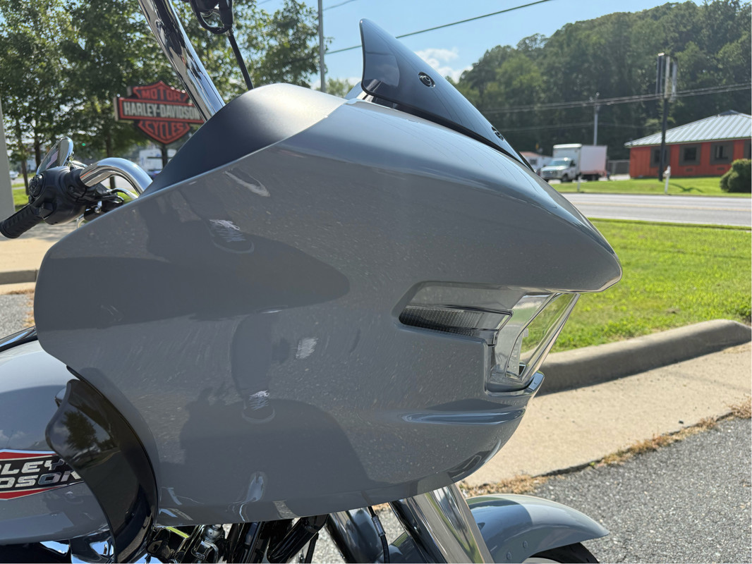 Road Glide®