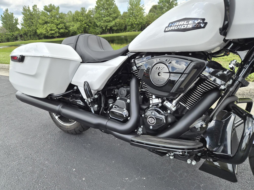 Road Glide®