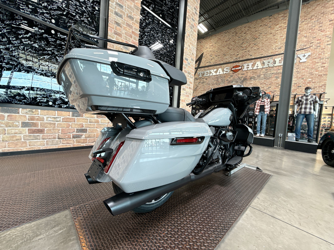 Street Glide® Ultra