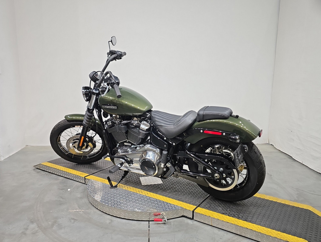 Street Bob®