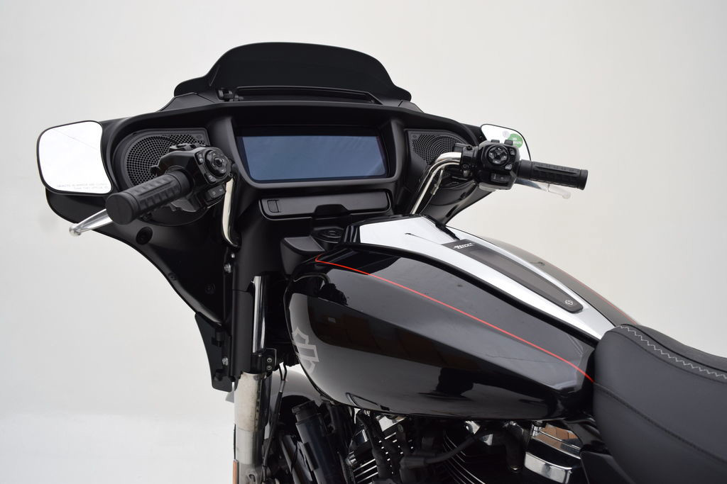 Street Glide®