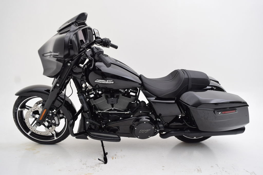 Street Glide®