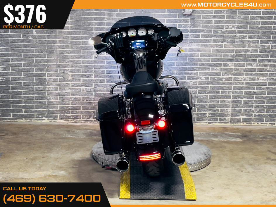 Street Glide®