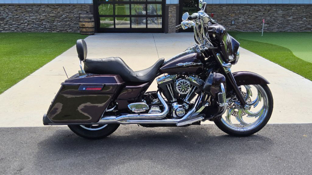 Street Glide®