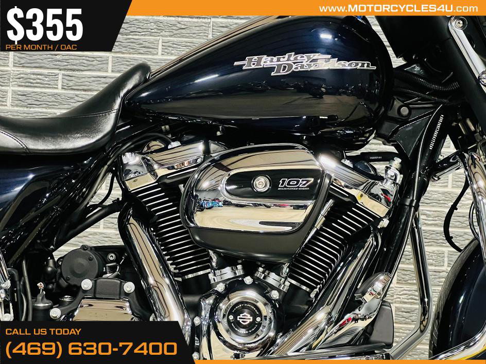 Street Glide®