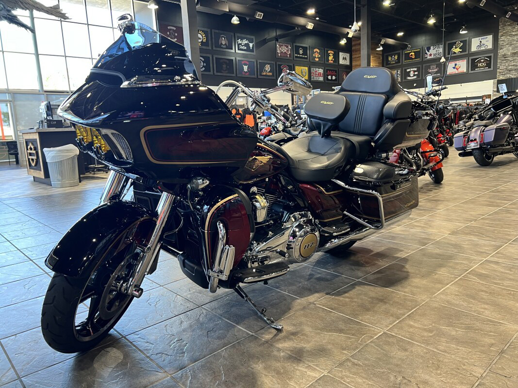 CVO® Road Glide® Limited Anniversary