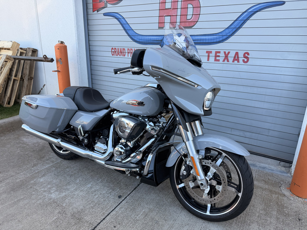 Street Glide®