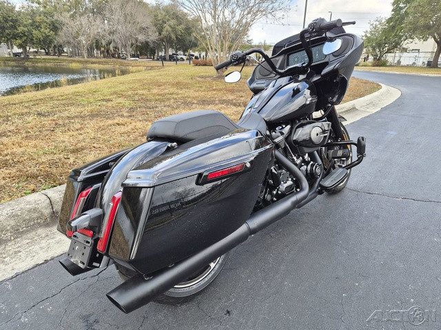 Road Glide®