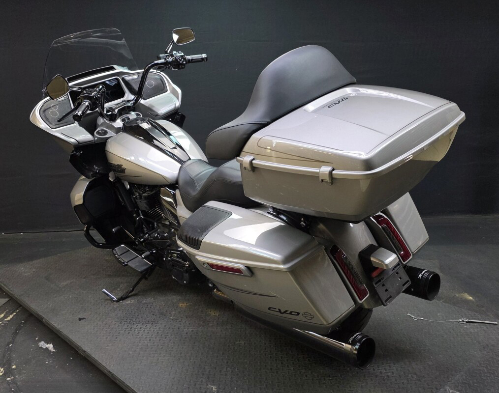 CVO® Road Glide®