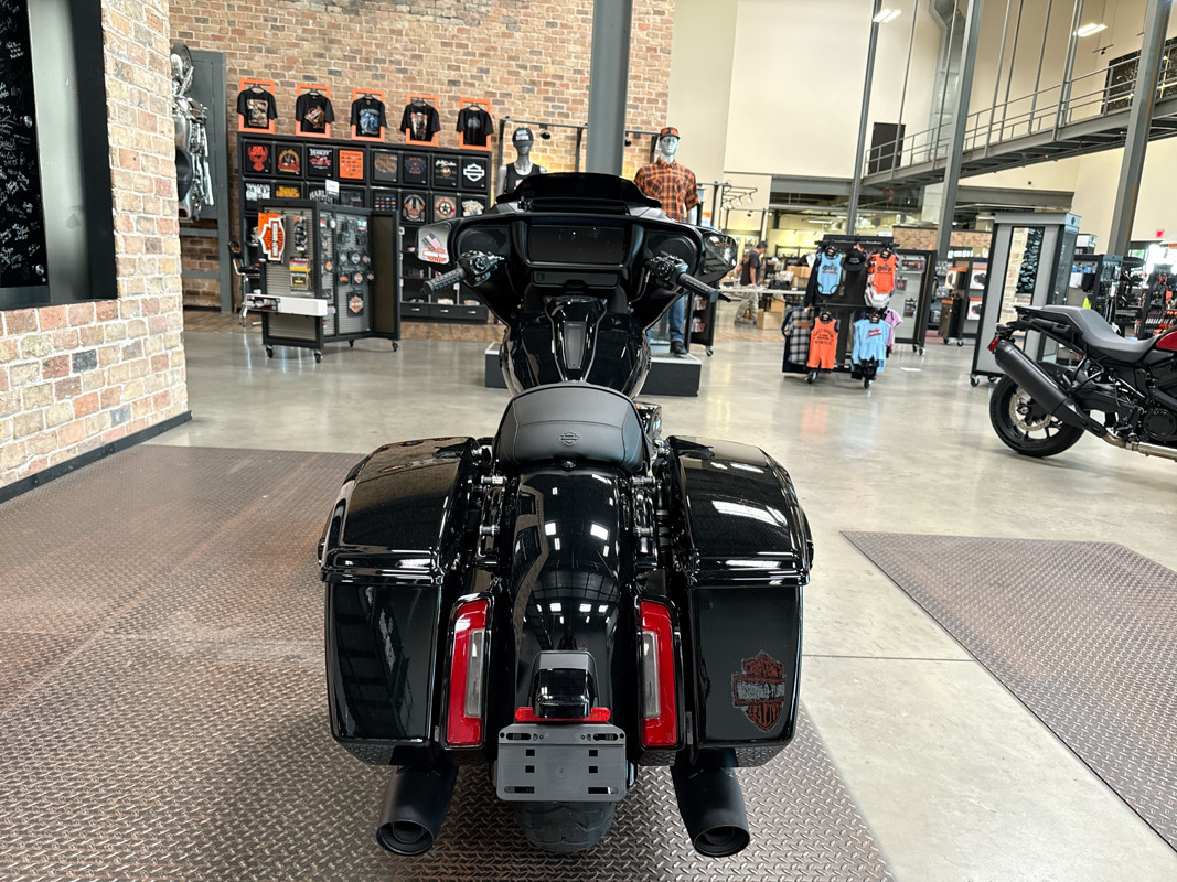 Street Glide®