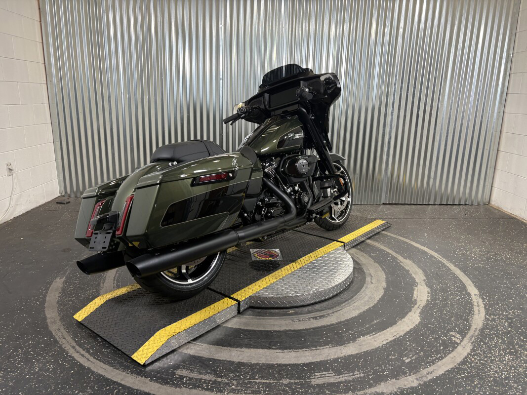 Street Glide®