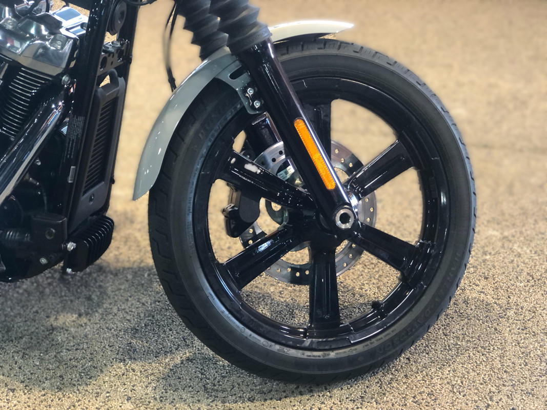 Street Bob®