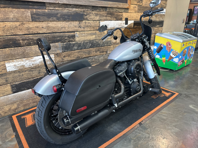 Street Bob®