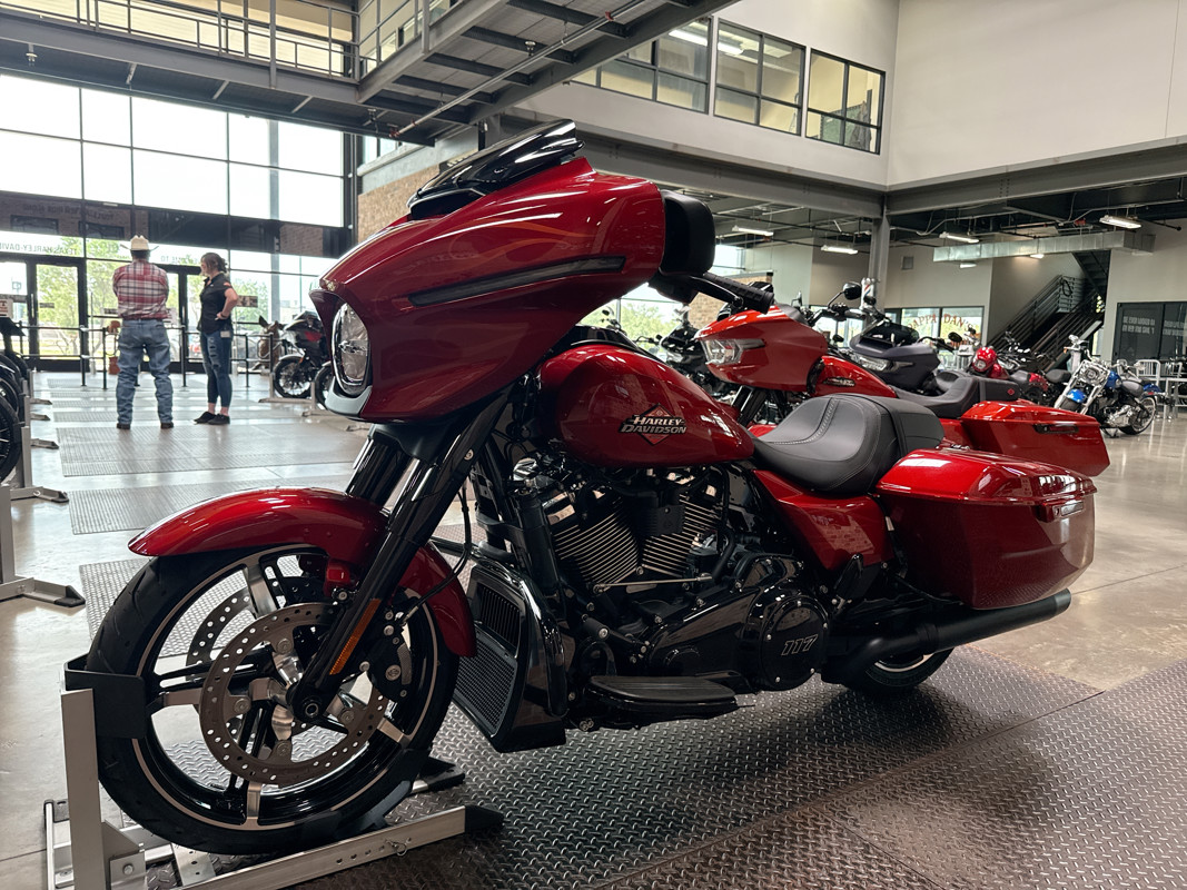 Street Glide®