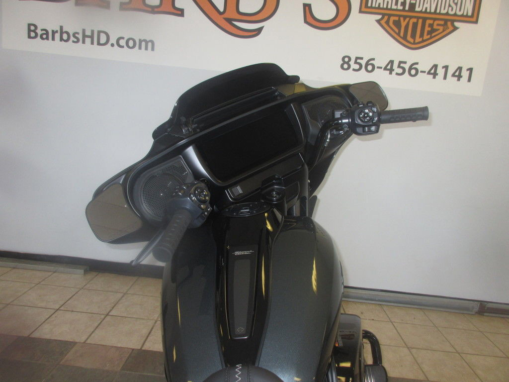 Street Glide®
