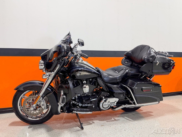 CVO® Ultra Classic® Electra Glide® 110th Anv. Ed.