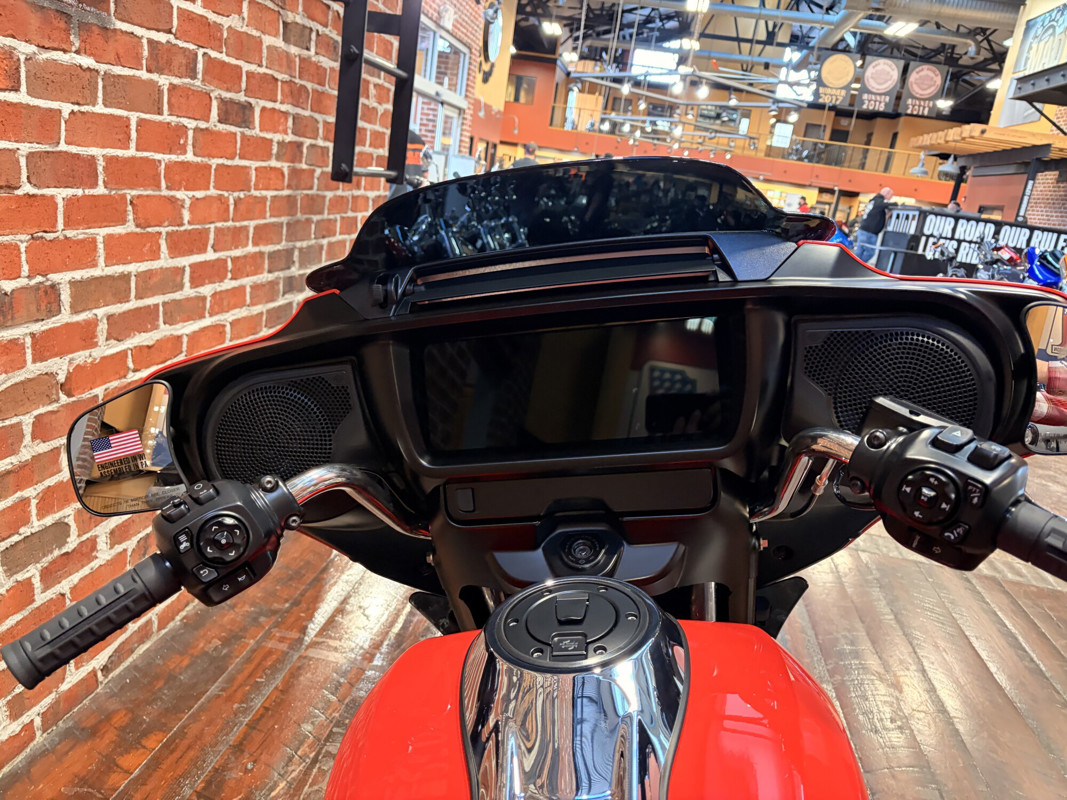 Street Glide®