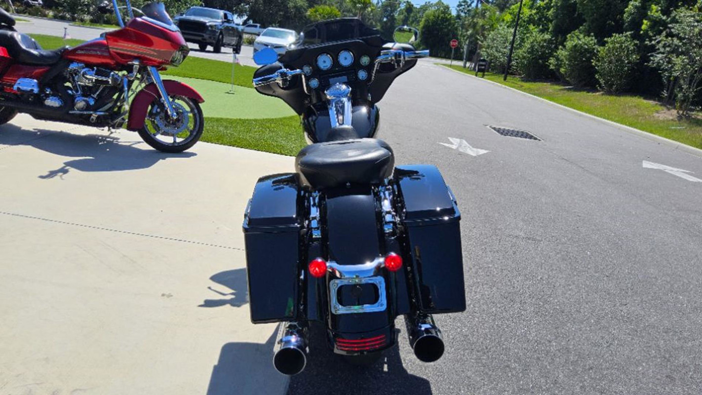 Street Glide®