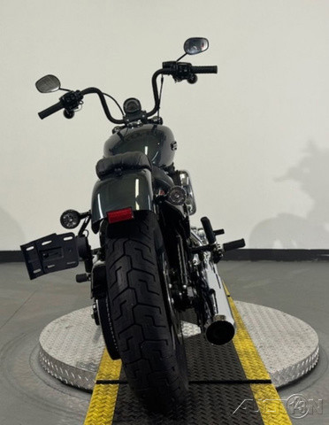 Street Bob®