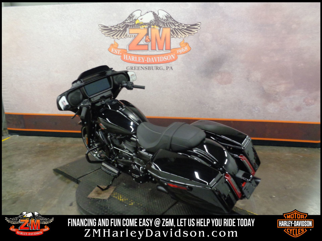 Street Glide®