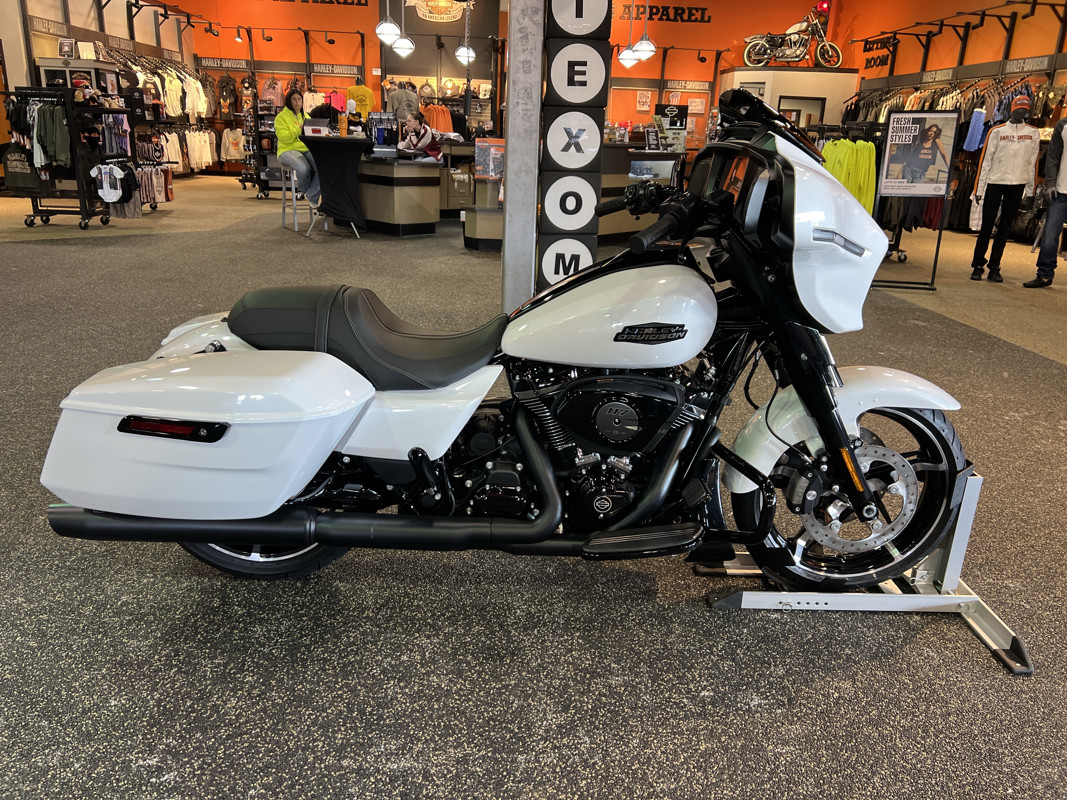 Street Glide®