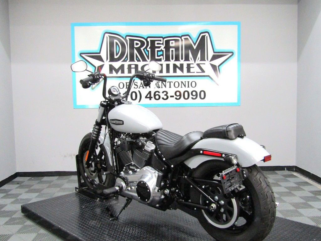 Street Bob®