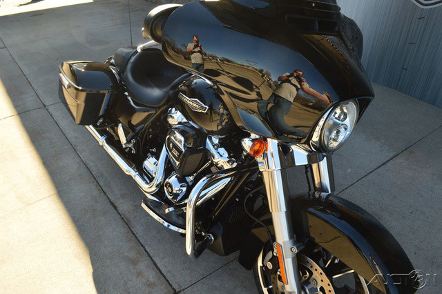 Street Glide®