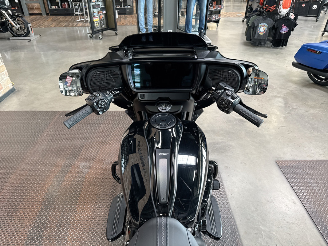 Street Glide®