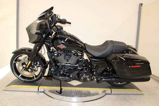 Street Glide®