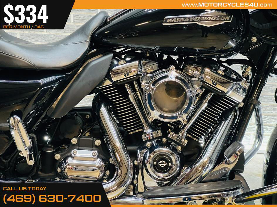 Street Glide®