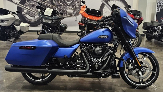 Street Glide®