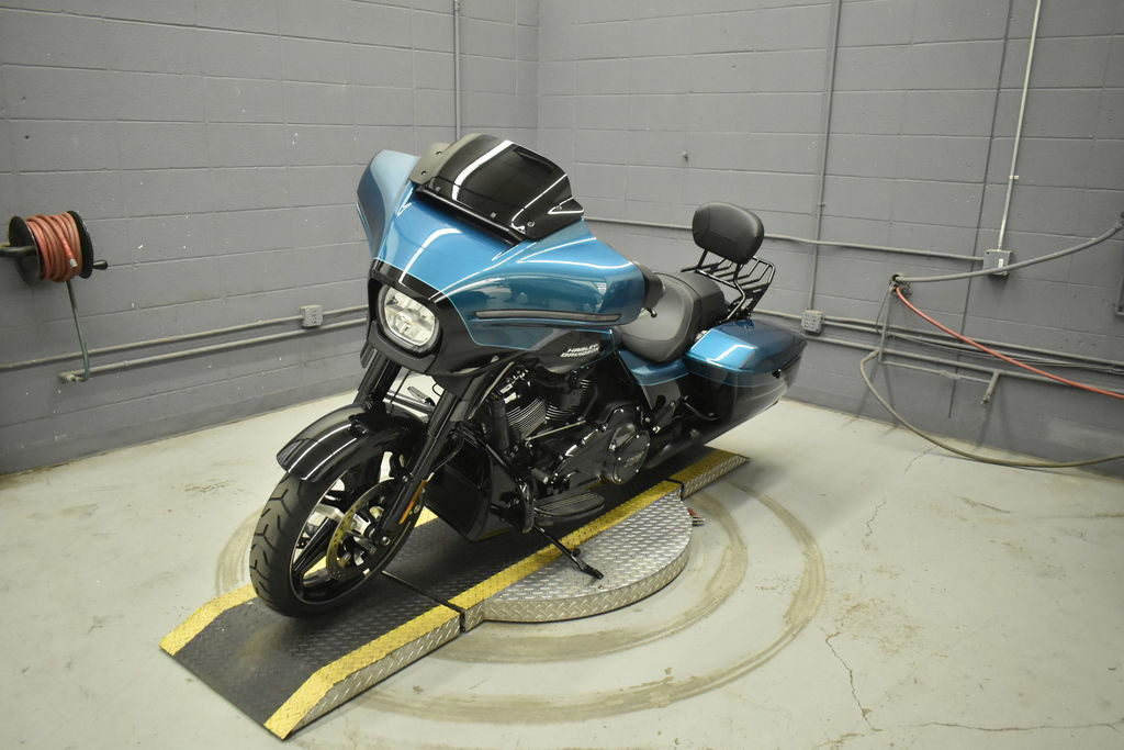 Street Glide®