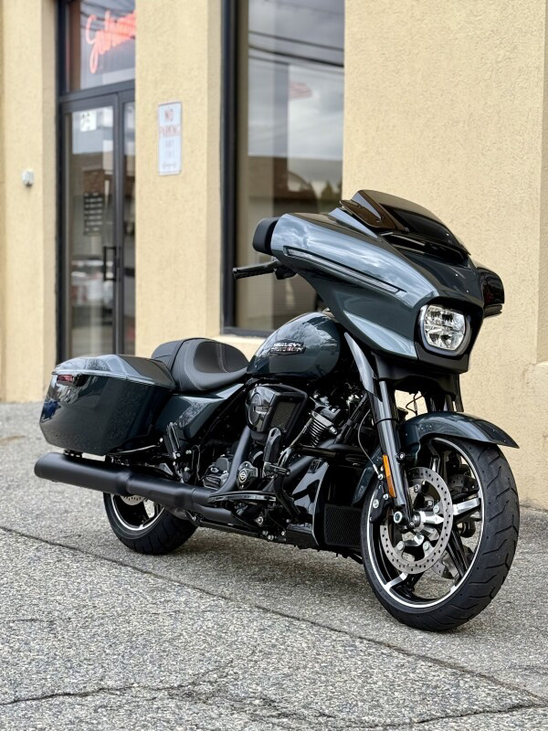 Street Glide®