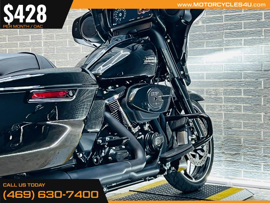 Street Glide®