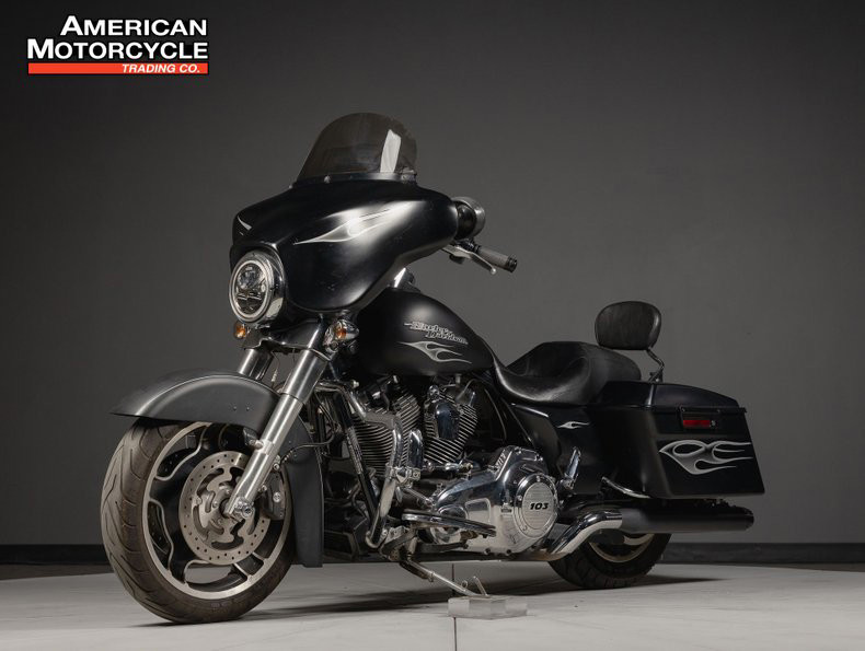 Street Glide®