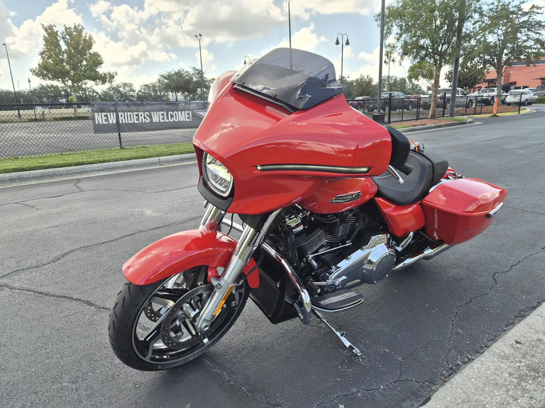 Street Glide®